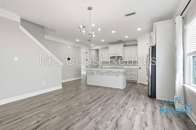 Photo - 102 Everly Cir