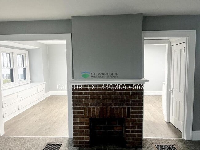 Photo - 1012 Brown St