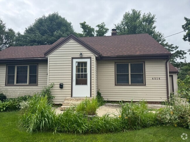Building Photo - Great little home without the high price!