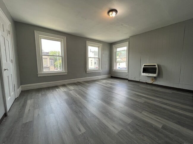 Photo - 662 Second Avenue Apt 2 Unidad 2