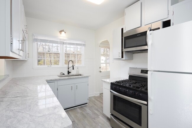 Photo - 208 S Clark St