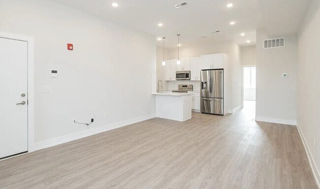 Photo - 2106 N Reese St