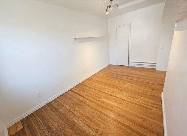 Photo - 807 Hazlett Ave