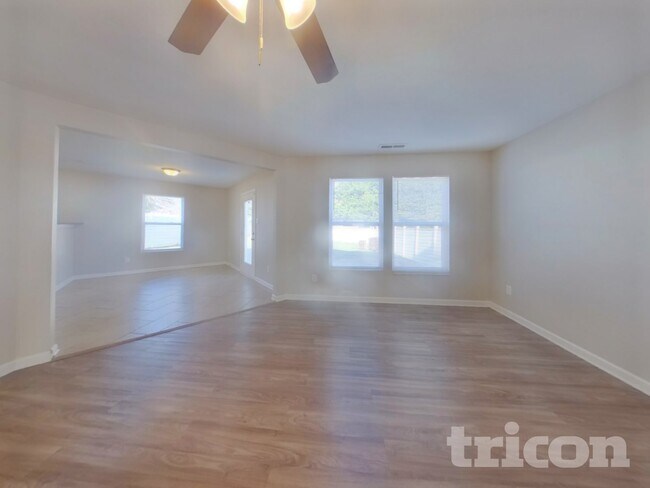 Photo - 301 Ranlo Ave
