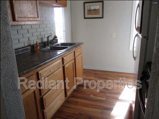 Photo - 1901 Searle St
