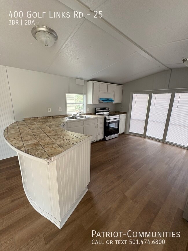 Photo - 400 Golf Links Rd