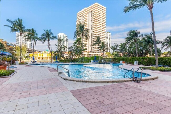 Building Photo - 2 bedroom in Sunny Isles Beach FL 33160 Rental