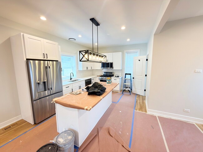 Photo - 858 N Paulina St Unit CH