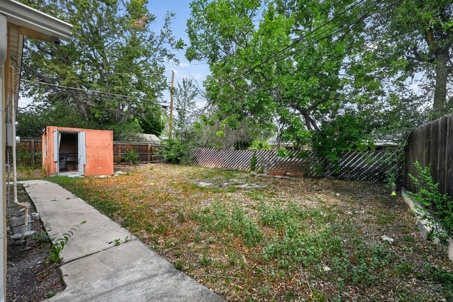 Photo - 225 S Holland St