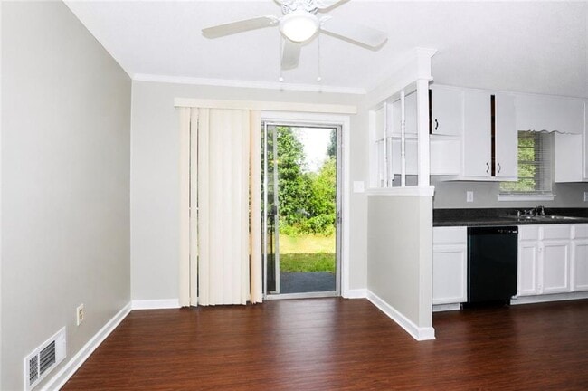 Photo - 6067 Ledgewood Dr