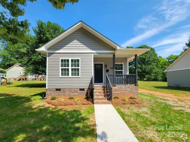 Building Photo - 907 S Myrtle Ave Rental