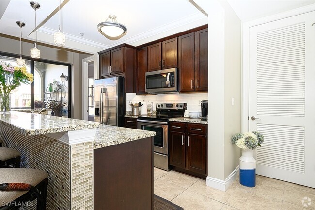 Building Photo - 23191 Fashion Dr Unit 8108 Rental