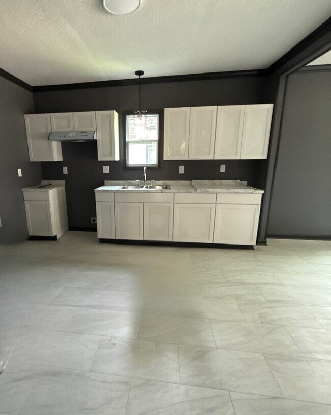 Photo - 2543 Pershing Ave