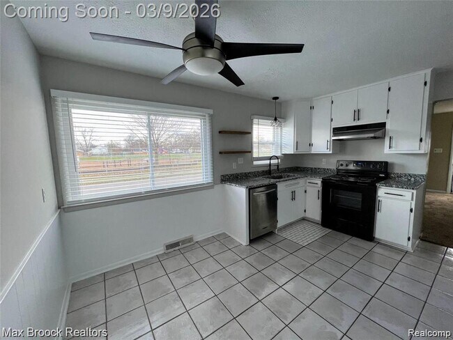 Photo - 1824 University St