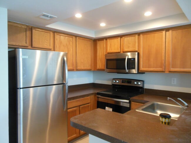 Building Photo - ONE BEDROOM ONE BATHROOM! WATERFRONT COMMUNITY!!! Unit 110
