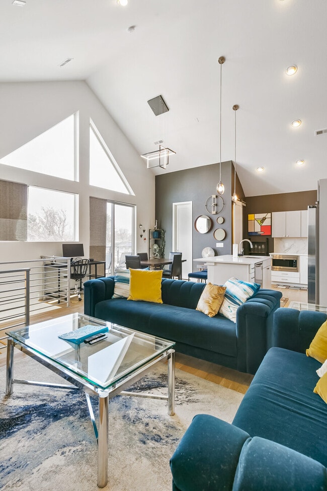 Photo - 3411 N Albion St