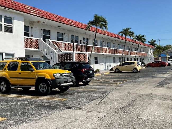 Building Photo - 22 SE 3rd Terrace Unit 18