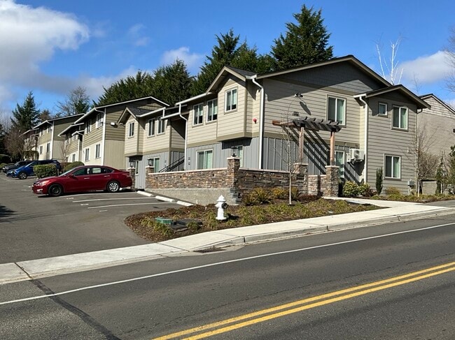 Building Photo - 8503 Locust Ave E Unit 4