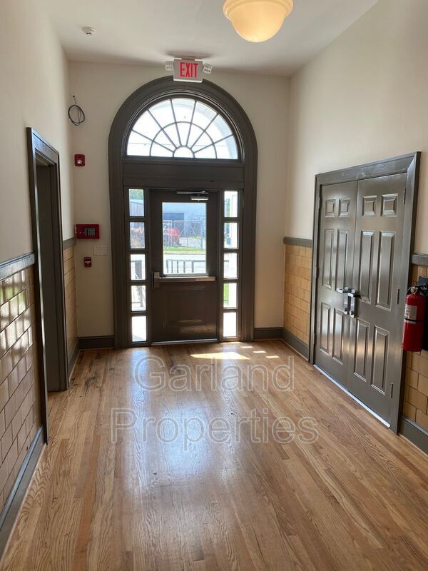 Photo - 821 Salem Ave SW