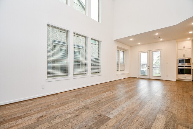 Photo - 6562 Scarlet Pond Ln