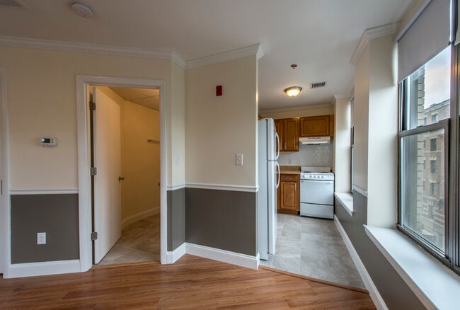 Building Photo - 1126 Boylston St Unit 302