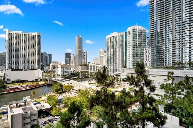 Photo - 88 SW 7th St Unit 809