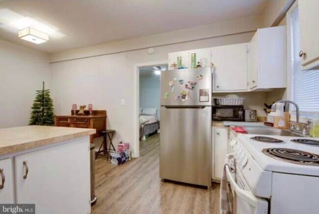 302 Cedar Ln Unit In law suite