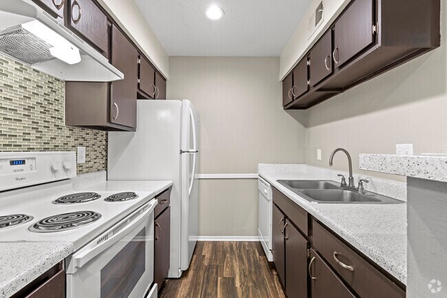 Studio - 530SF - Kitchen