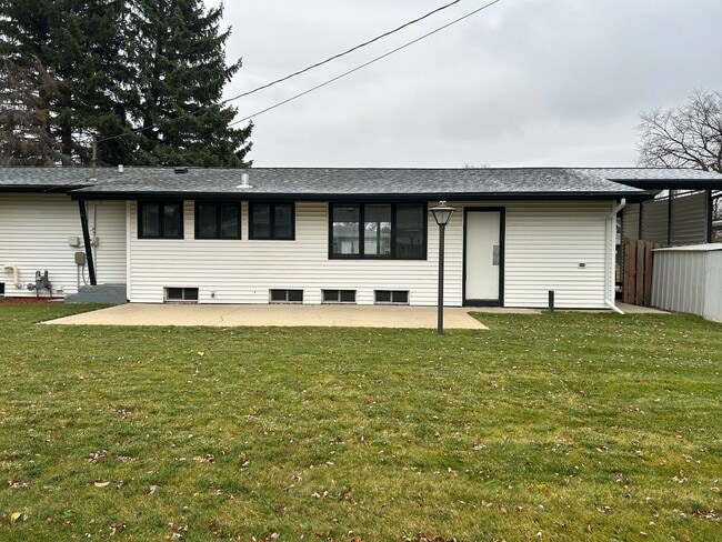 Photo - 3 Bedroom, 1.5 Bathroom House