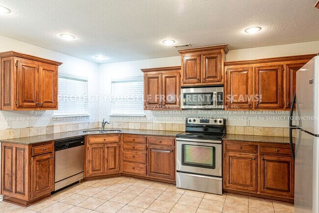 Photo - 1689 N Oakhaven Pl