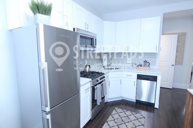 Building Photo - 3 bedroom in Boston MA 02115 Rental