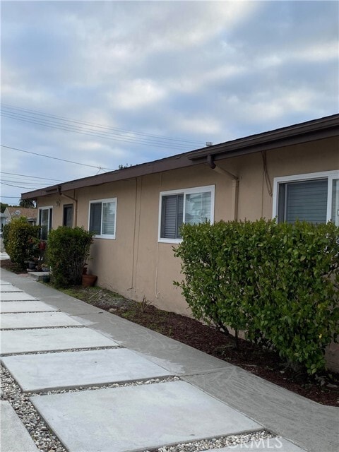 Photo - 1440 W 220th St