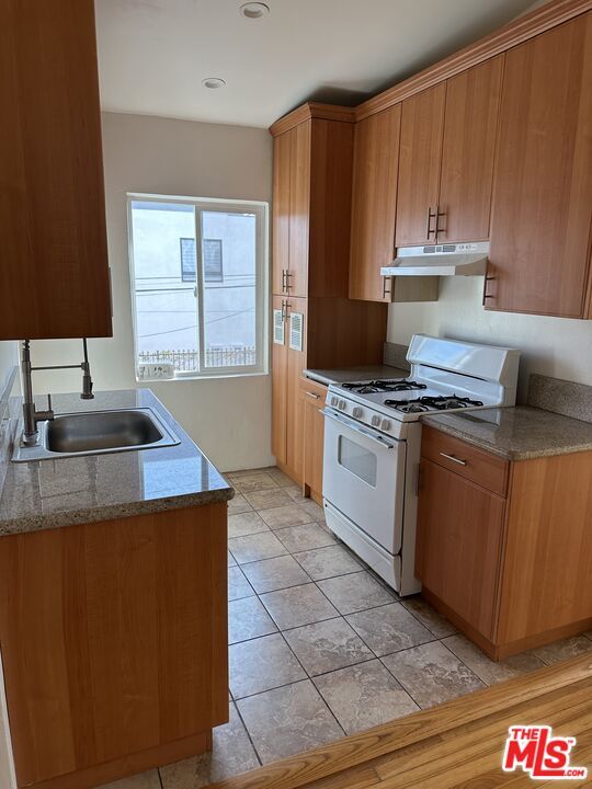 Photo - 1146 Gordon St Condo Unit 6