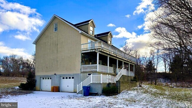 Building Photo - 321 Quarry Rd Rental