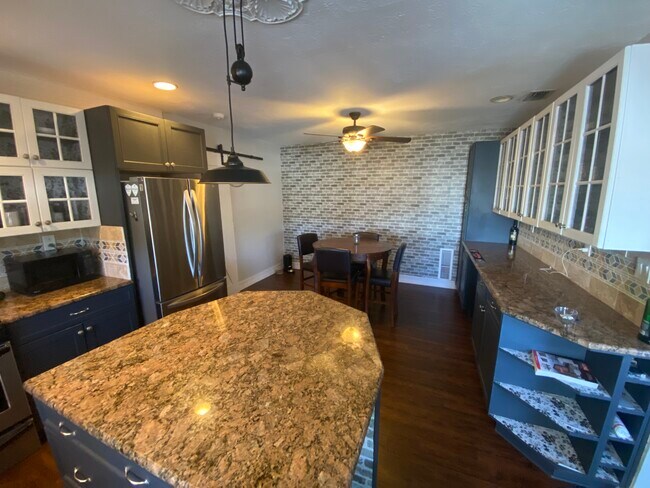 Photo - 3737 Park St N Unidad 2 Bed