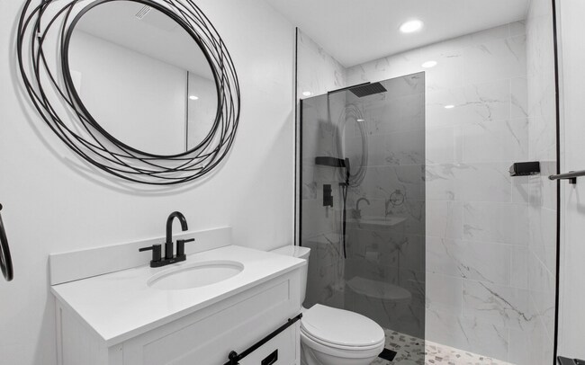 Photo - 725 Heron Dr