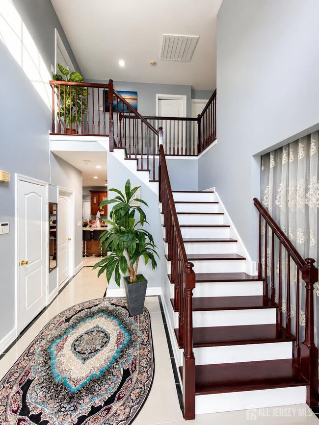 Photo - 506 Jarrard St