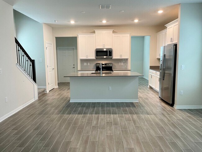 Photo - 4 bedroom 3.5 bath Solar Panels, The Cove at Waterside, LIKE NEW!