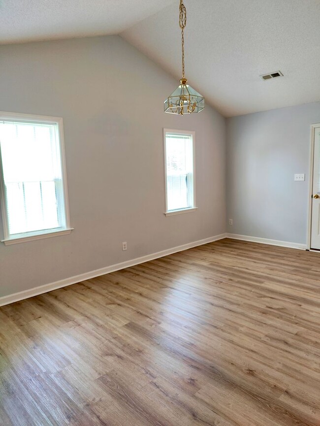 Photo - 2025 Ardmore Village Ln