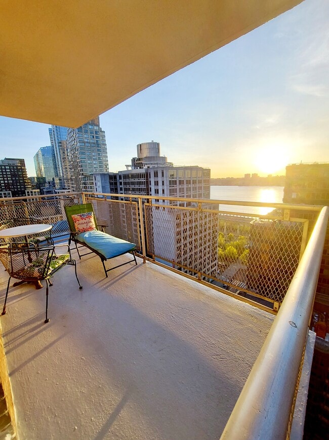 Building Photo - 303 W 66th St Unit Penthouse