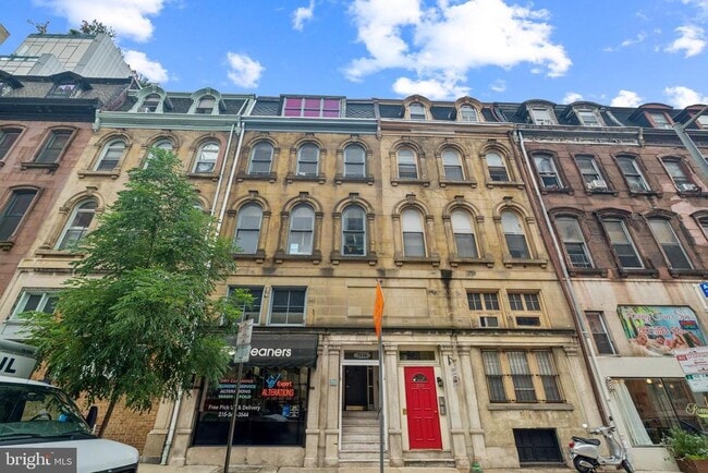 Building Photo - 2116 Walnut St Unit 3R Rental