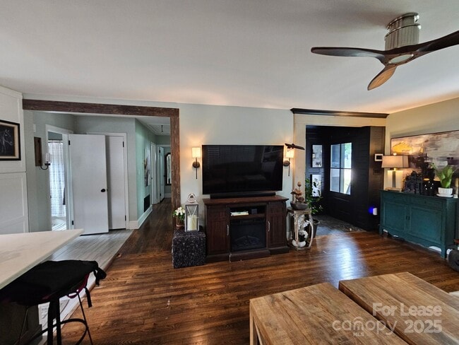 Photo - 4820 Gilmore Dr