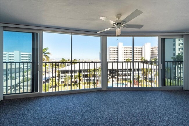 Photo - 3101 NE 47th Ct Unidad 504