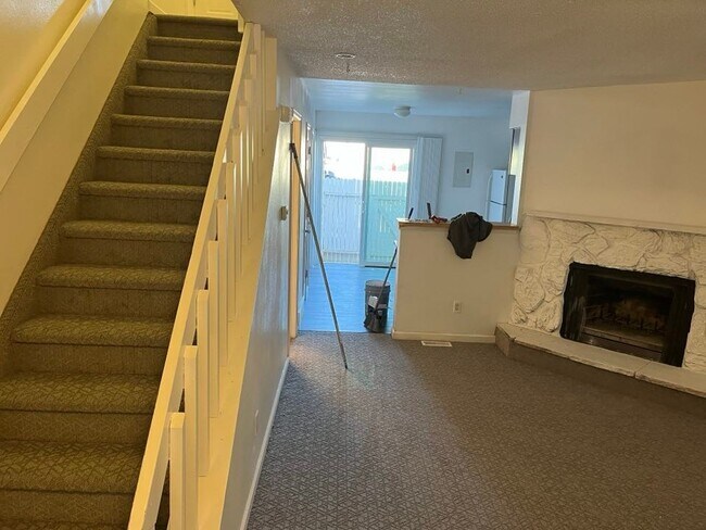 Photo - 1850 Zebulon Dr