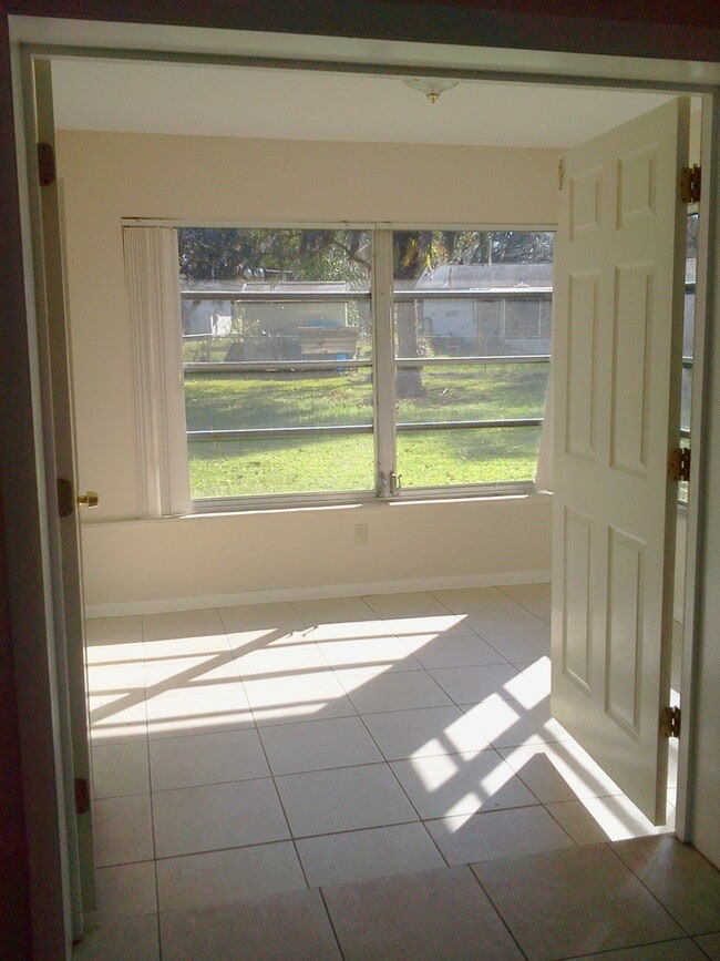 Photo - HUGE Ridge Manor/Dade City 3BR/2BA Home with Wide Open Floor Plan!!!