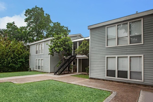 Photo - Grayson By The Pearl