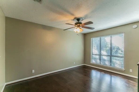 Photo - 2804 Stewart Dr