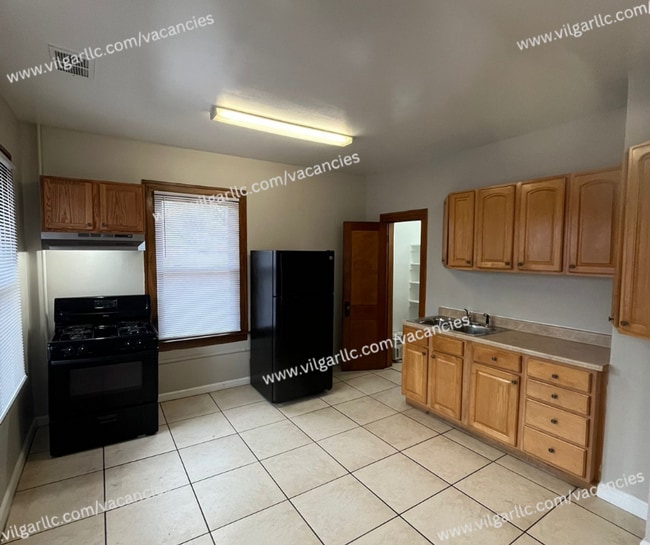 Building Photo - 461 Hayes St Unit 3 (2W)