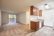 1BR, 1BA - 780SF