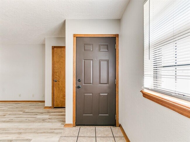 Photo - 1200 N Crawford Ave